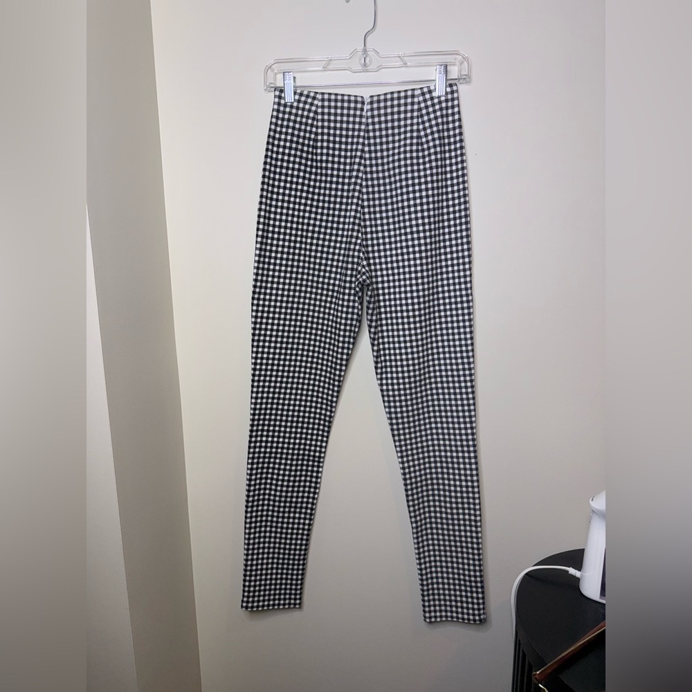 Lulu’s Black and White Checkered Women's Pants - Picture 9 of 9